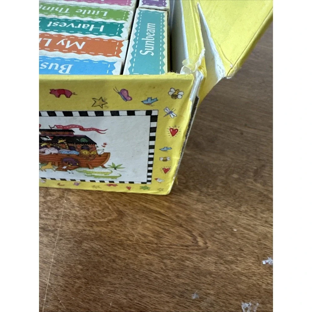 Jesus Loves Me Treasure Chest Book Box Set 10 Board Books New Seasons 1999